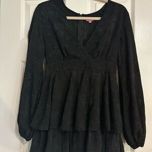 Francesca's Collections Black Textured Long Sleeve Blouse